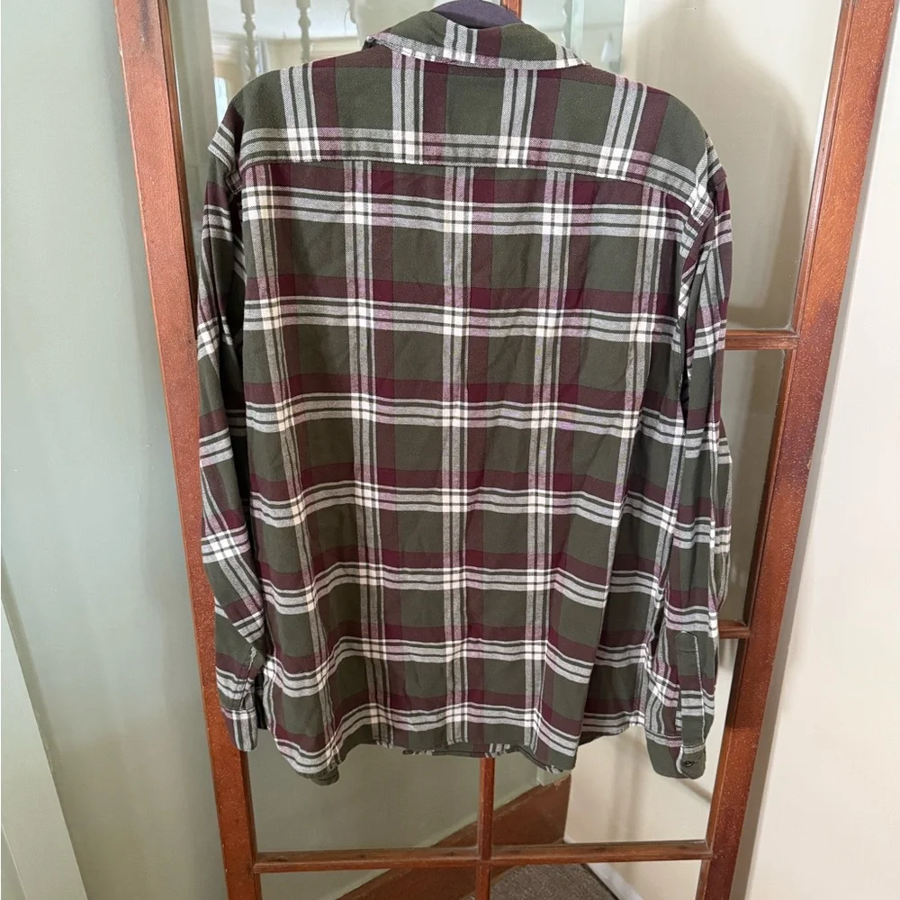 Wrangler NWOT Women’s Green and White Plaid Button-down Flannel - Size 2X - Picture 3 of 3